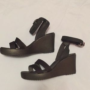 Crocs comfortable wedges size 7
